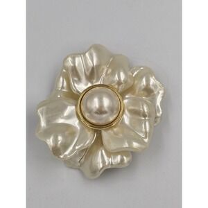 Vintage Faux Pearl Camillia Brooch Pin Gold Tone Fashion Jewelry